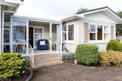 Photo of property in 11 Julian Place, Westown, New Plymouth, 4310