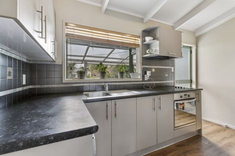 Photo of property in 22b Hutchinsons Road, Bucklands Beach, Auckland, 2014