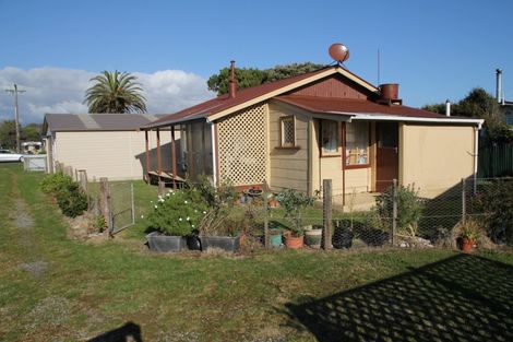 Photo of property in 4 Cook Street, Carters Beach, Westport, 7825