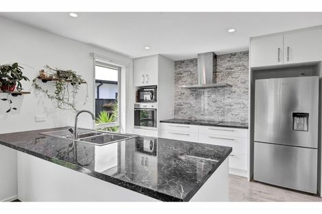 Photo of property in 27 Westpark Boulevard, Rangiora, 7400