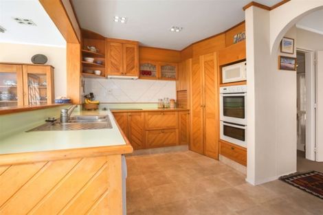 Photo of property in 5a Kahu Road, Paremata, Porirua, 5024