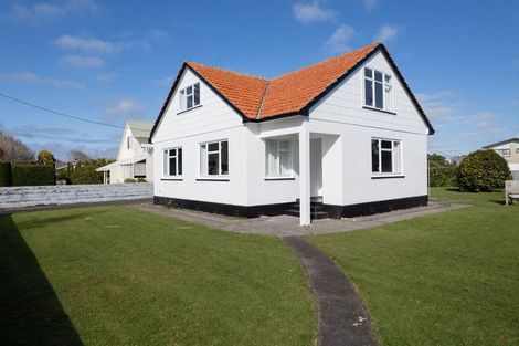 Photo of property in 87 Queen Street, Waitara, 4320