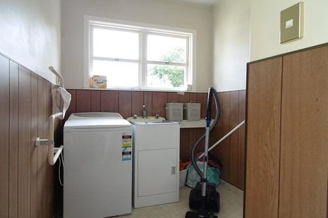 Photo of property in 130 Archibald Road, Kelston, Auckland, 0602