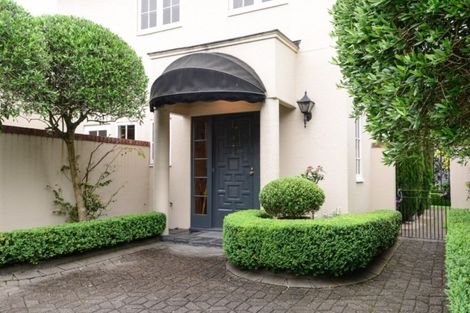 Photo of property in 4/17 Ruakiwi Road, Hamilton Lake, Hamilton, 3204