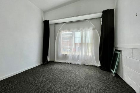 Photo of property in 1/17 Ashbourne Place, Glendene, Auckland, 0602