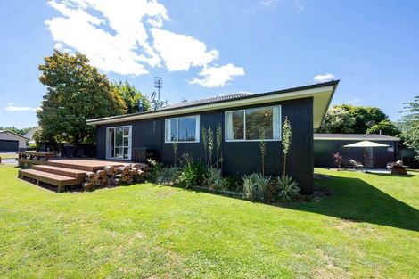 Photo of property in 17 Irwin Place, Kinloch, Taupo, 3377