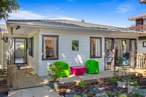 Photo of property in 210 Royal Road, Massey, Auckland, 0614