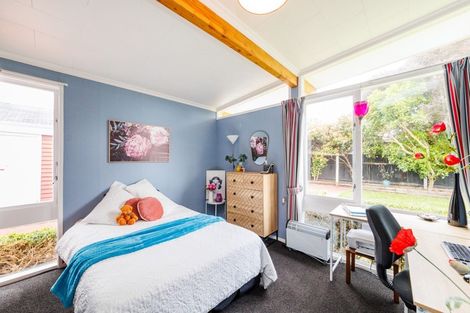 Photo of property in 1 Chilton Grove, Hokowhitu, Palmerston North, 4410