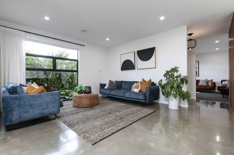 Photo of property in 8 Orite Drive, Welbourn, New Plymouth, 4310