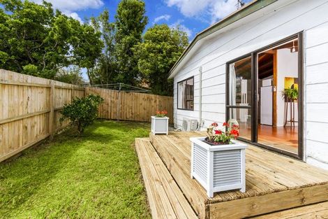 Photo of property in 1/65 Stanley Road, Glenfield, Auckland, 0629