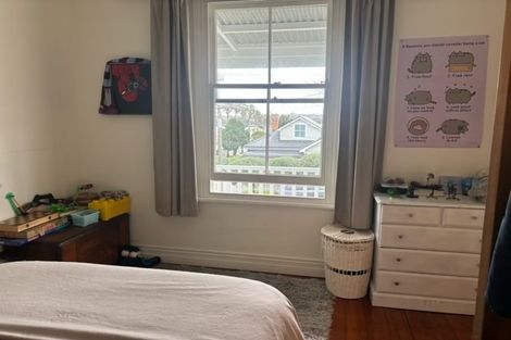 Photo of property in 1/9 Rutland Road, Stanley Point, Auckland, 0624