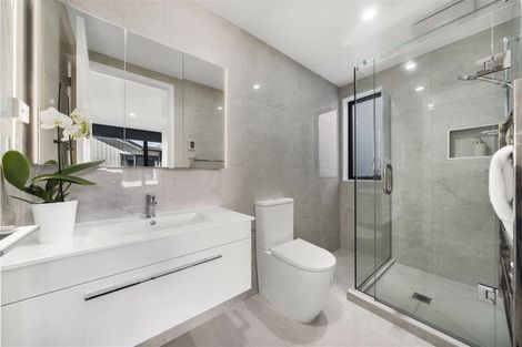 Photo of property in 70 Te Oneroa Way, Long Bay, Auckland, 0630