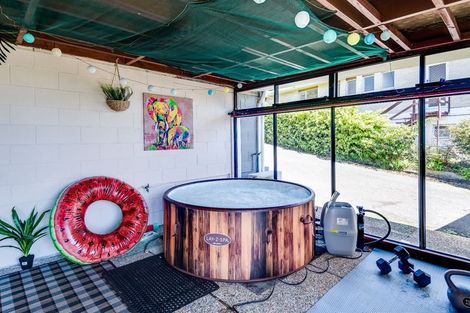 Photo of property in 25 Tauroa Road, Havelock North, 4130