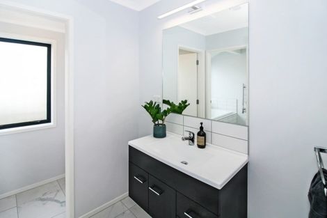 Photo of property in 2 Ongarui Close, Whalers Gate, New Plymouth, 4310