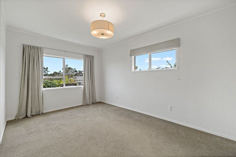 Photo of property in 1/1 Kaihu Street, Northcote, Auckland, 0627