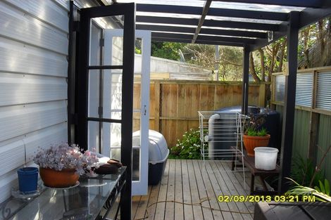 Photo of property in 11 Sandys Parade, Laingholm, Auckland, 0604