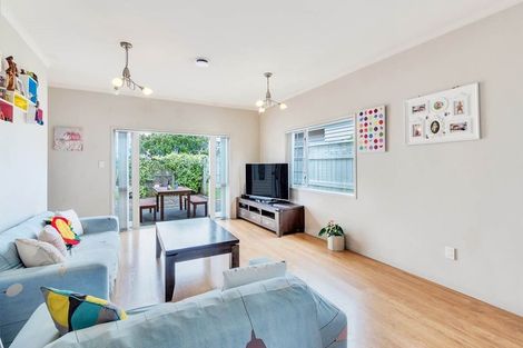 Photo of property in 10 Mulvaney Crescent, Henderson, Auckland, 0612