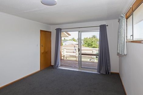 Photo of property in 11 Eglinton Street, Avondale, Christchurch, 8061