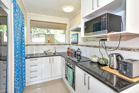 Photo of property in 2/1 Plunket Avenue, Papatoetoe, Auckland, 2104