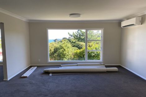 Photo of property in 15 Pekanga Road, Normandale, Lower Hutt, 5010