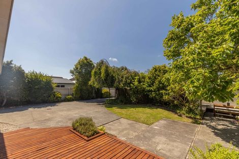 Photo of property in 68a Winters Road, Redwood, Christchurch, 8051