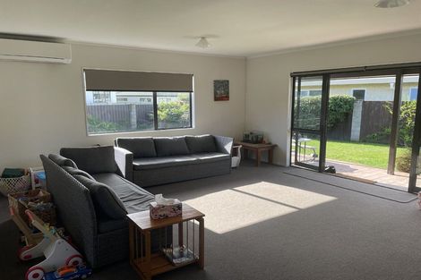 Photo of property in 6 Alan Styles Place, Greenmeadows, Napier, 4112