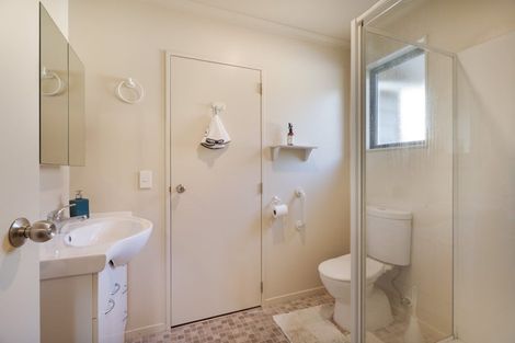 Photo of property in 1a Chester Road, Tawa, Wellington, 5028