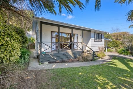Photo of property in 144a Waikawa Road, Picton, 7220