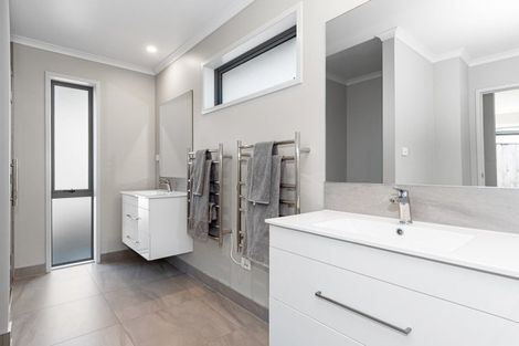 Photo of property in 120 Whakaturou Crescent, Pyes Pa, Tauranga, 3112