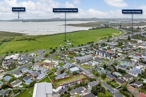 Photo of property in 5 Toru Street, Te Atatu Peninsula, Auckland, 0610