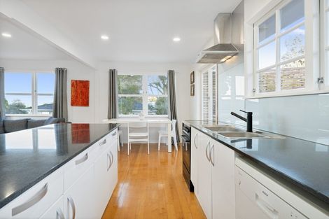 Photo of property in 37 Keegan Drive, Massey, Auckland, 0614