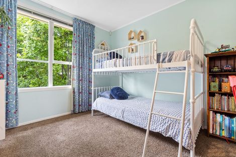 Photo of property in 1/48 Woodside Avenue, Northcote, Auckland, 0627