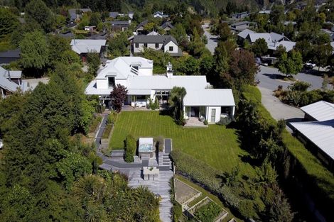 Photo of property in 32 Amber Close, Arthurs Point, Queenstown, 9371