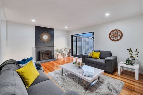 Photo of property in 7 Serjeant Street, Henderson, Auckland, 0612