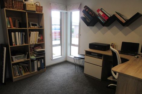 Photo of property in 27 Kurth Crescent, Silverstream, Upper Hutt, 5019