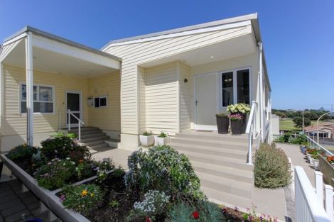 Photo of property in 4 Hamblyn Street, Strandon, New Plymouth, 4312