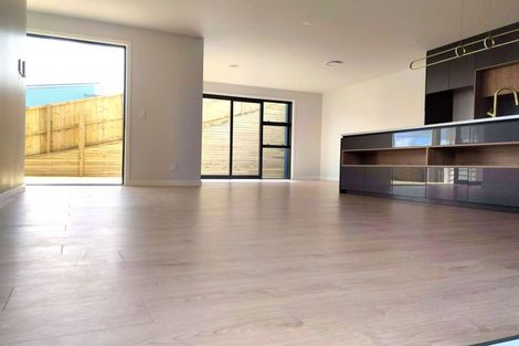 Photo of property in 17 Manawanui Way, Orewa, 0931