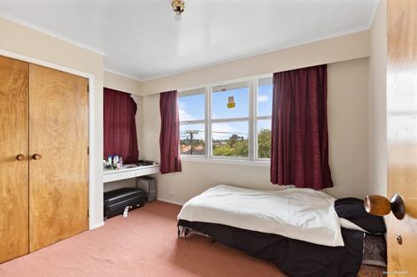 Photo of property in 4 Kaweka Street, New Lynn, Auckland, 0600