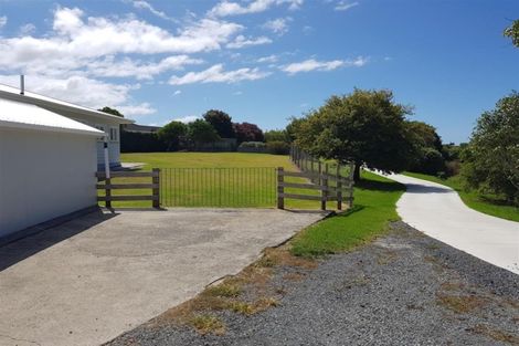 Photo of property in 1 Shoemaker Road, Waipu, 0510