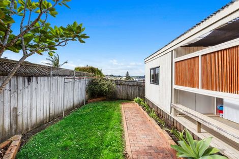 Photo of property in 6 Culver Terrace, Howick, Auckland, 2014