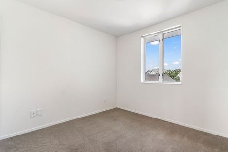 Photo of property in 75 Grove Road, Papakura, 2110