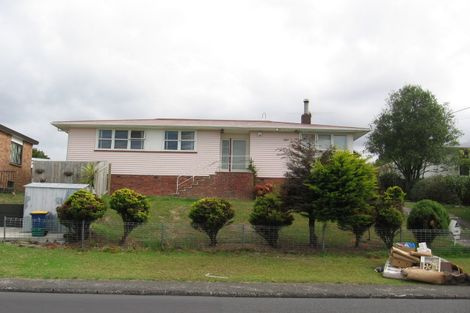 Photo of property in 2 Kelwyn Road, Kelston, Auckland, 0602