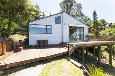 Photo of property in 692 South Titirangi Road, Titirangi, Auckland, 0604