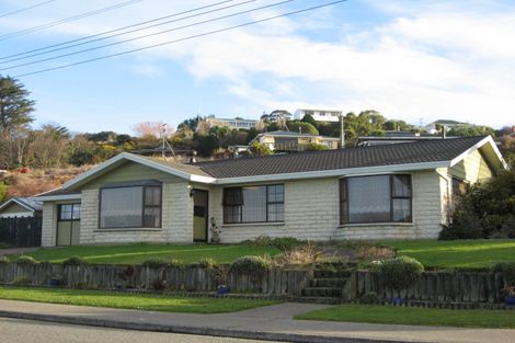 Photo of property in 100 Marine Parade, Bluff, 9814