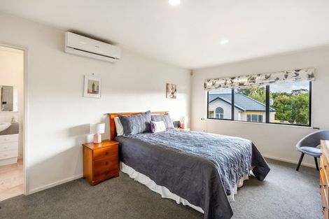 Photo of property in 12 Tyrico Close, Unsworth Heights, Auckland, 0632