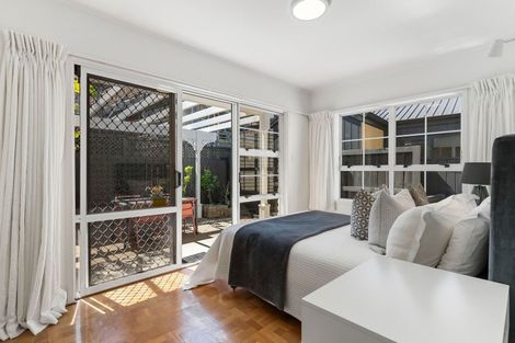 Photo of property in 16 Eastcliffe Road, Castor Bay, Auckland, 0620