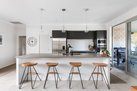 Photo of property in 13 Shoreview Close, Omokoroa, 3114