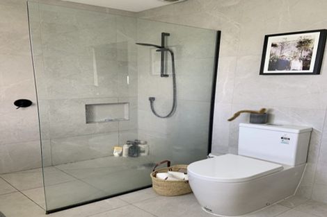 Photo of property in 86 Wharf Road, Te Atatu Peninsula, Auckland, 0610