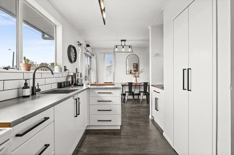 Photo of property in 9 Cabot Place, Flaxmere, Hastings, 4120