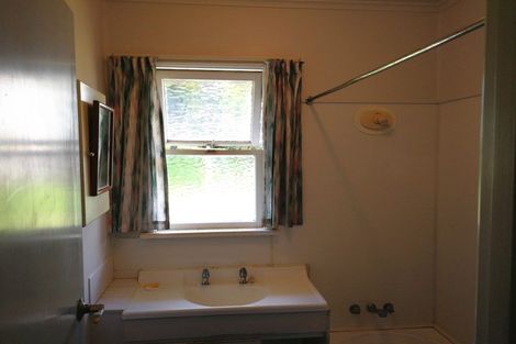 Photo of property in 23 Edgeworth Road, Glenfield, Auckland, 0629